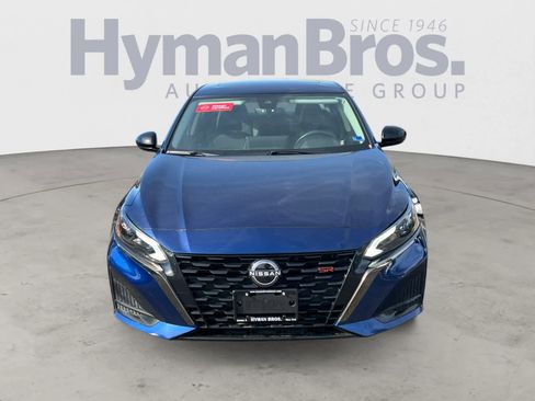 Certified 2023 Nissan Altima 2.5 SR w/ SR Premium Package image 9