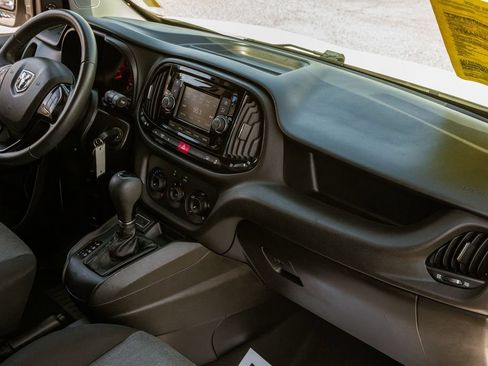 Used 2019 RAM ProMaster City Tradesman SLT FWD image 11