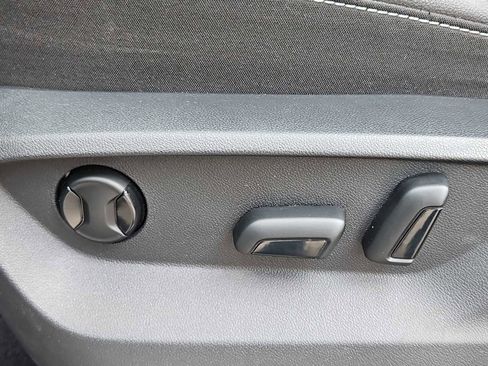 Used 2021 Volkswagen Atlas SE image 17