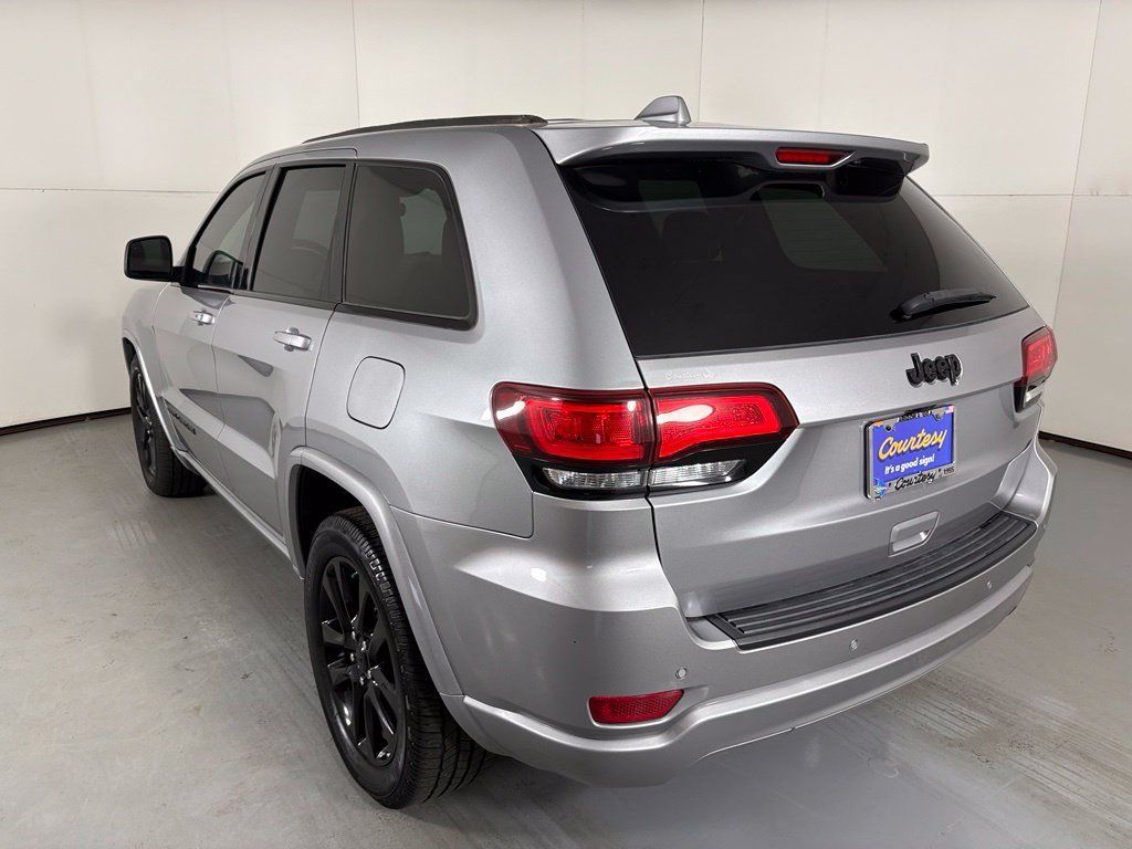 Used 2021 Jeep Grand Cherokee Laredo X RWD image 6