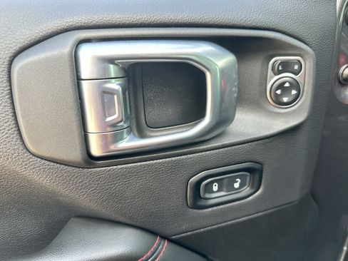 Used 2024 Jeep Gladiator Rubicon AWD/4WD image 13