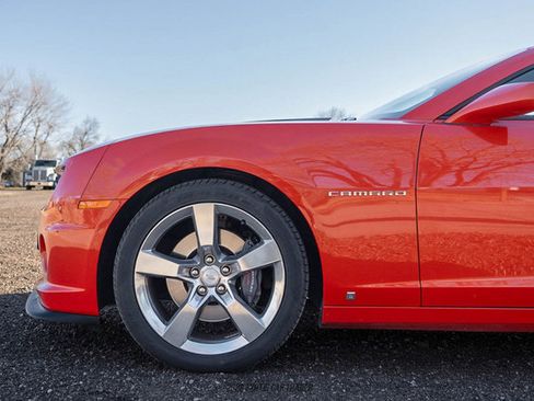Used 2010 Chevrolet Camaro SS w/ RS Package image 4