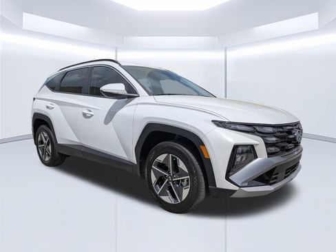 Certified 2025 Hyundai Tucson SEL image 1