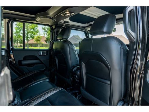 Used 2022 Jeep Gladiator Overland AWD/4WD image 14
