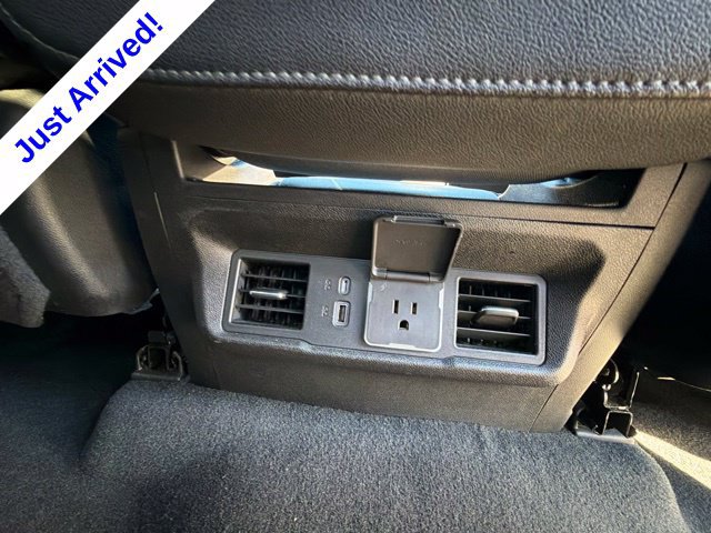 Used 2022 Chevrolet Silverado 1500 LT AWD/4WD image 39