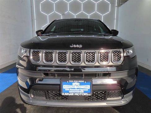 Used 2023 Jeep Compass Sport AWD/4WD image 3