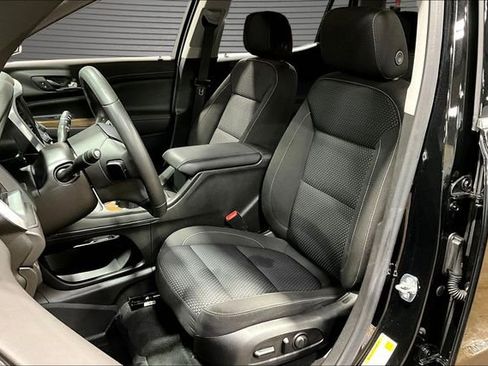 Used 2023 GMC Acadia SLE w/ Driver Convenience Package FWD image 18