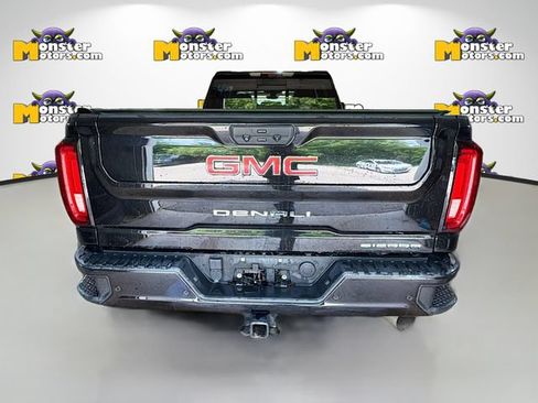 Used 2022 GMC Sierra 2500 Denali w/ Denali Black Diamond Edition AWD/4WD image 5