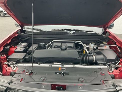 Used 2025 Chevrolet Colorado ZR2 w/ Technology Package AWD/4WD image 20