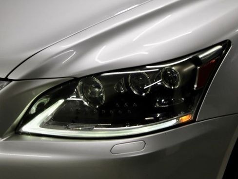Used 2013 Lexus LS 460 AWD w/ Comfort Pkg image 10