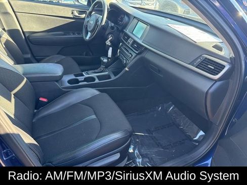 Used 2018 Kia Optima S w/ Panoramic Sunroof Package image 5