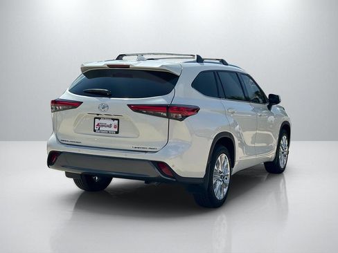 Used 2021 Toyota Highlander Limited AWD/4WD image 5