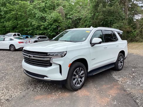 Used 2021 Chevrolet Tahoe LT w/ LT Signature Package RWD image 2