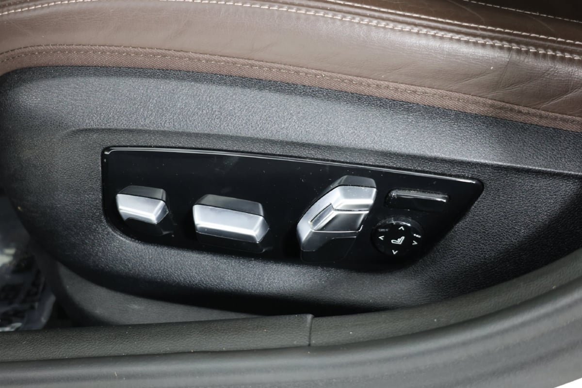 Used 2018 BMW M550i xDrive AWD/4WD image 24