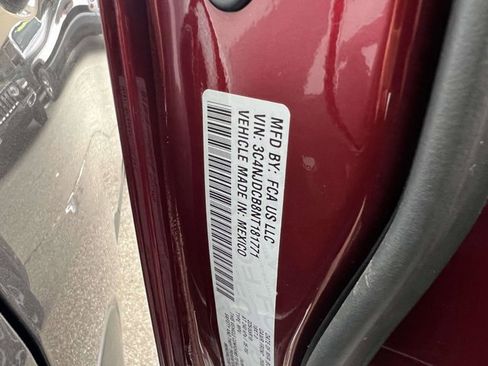 Certified 2022 Jeep Compass Limited image 17