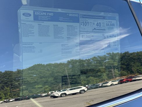 New 2025 Ford Escape SE image 7