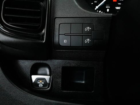 Used 2025 RAM ProMaster 2500 w/ Convenience Group FWD image 17