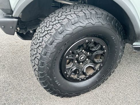 Used 2021 Ford Bronco First Edition AWD/4WD image 23