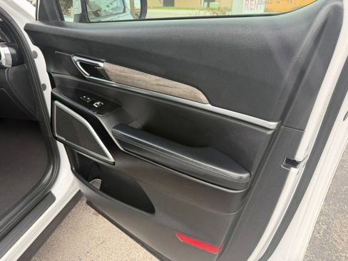 Used 2021 Kia Telluride EX w/ EX Premium Package FWD image 12