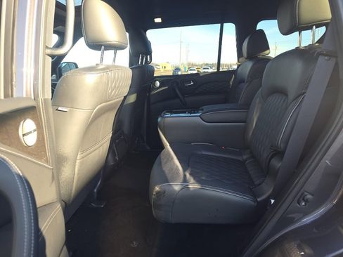 Used 2024 INFINITI QX80 Sensory image 7