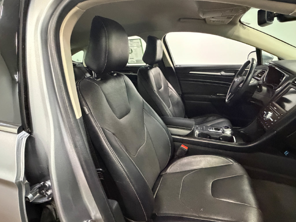 Used 2020 Ford Fusion Energi Titanium FWD image 65