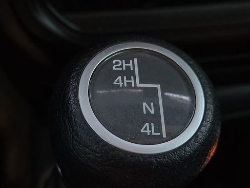 Used 2021 Jeep Gladiator Sport image 14