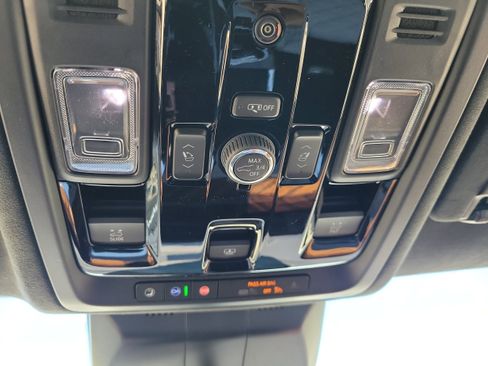 New 2026 Cadillac Escalade Platinum Sport w/ LPO, ONYX Package AWD/4WD image 22
