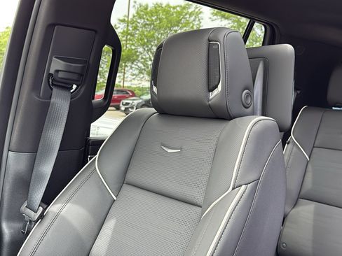 New 2026 Cadillac Escalade Luxury w/ Touring Package AWD/4WD image 24