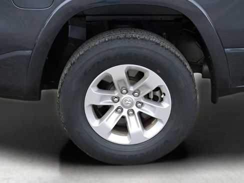 Used 2021 RAM 1500 Laramie image 9