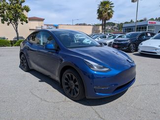 Used 2023 Tesla Model Y Long Range AWD/4WD video 3