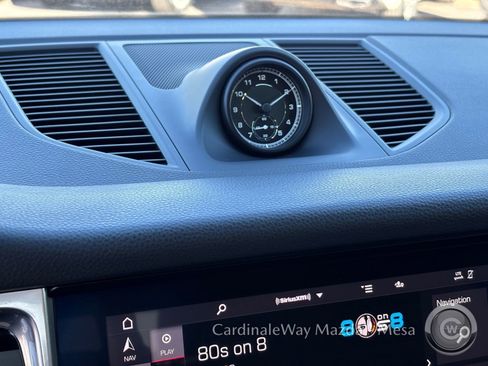 Used 2022 Porsche Macan image 22