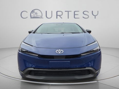 Certified 2025 Toyota Prius LE FWD image 8