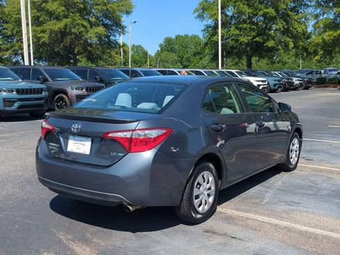 Used 2016 Toyota Corolla LE FWD image 5