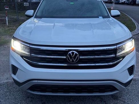 Used 2023 Volkswagen Atlas SE w/ Black Wheel Package FWD image 4