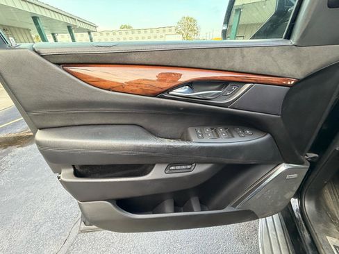 Used 2015 Cadillac Escalade ESV Premium AWD/4WD image 17