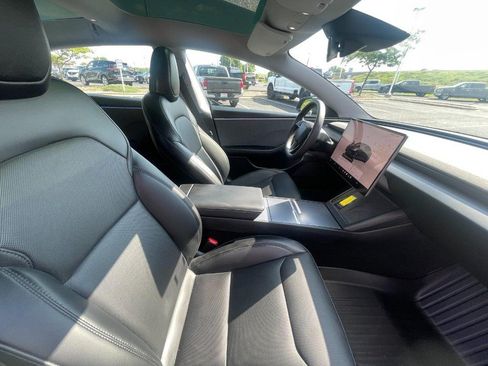 Used 2025 Tesla Model 3 RWD image 7