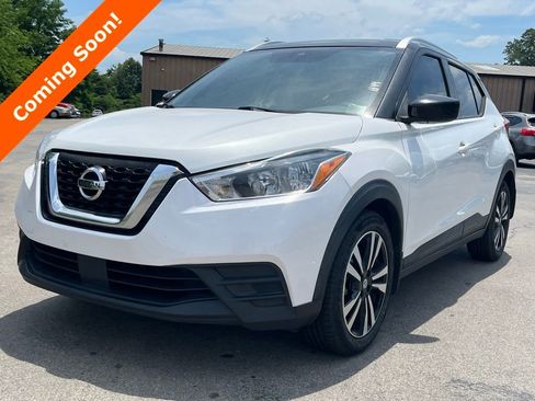 Used 2020 Nissan Kicks SV FWD image 2