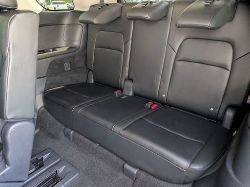 Used 2023 Nissan Pathfinder SL AWD/4WD image 36