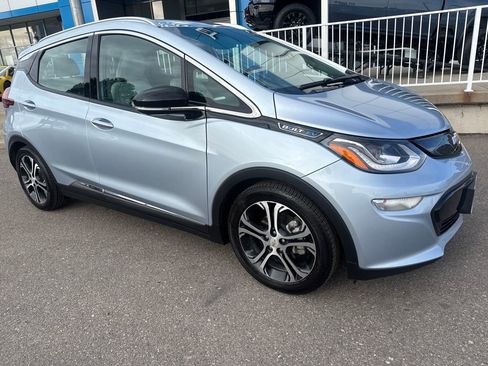 Used 2017 Chevrolet Bolt Premier w/ Driver Confidence II Package image 7