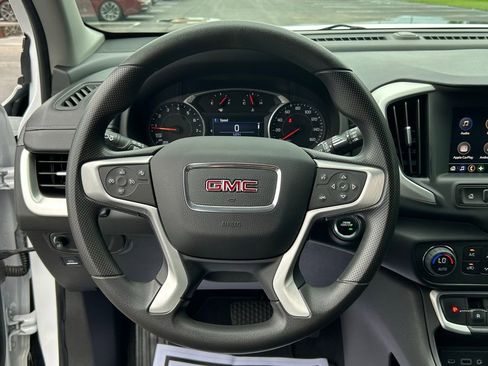 Used 2022 GMC Terrain SLE w/ Driver Convenience Package image 29
