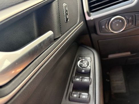 Used 2022 Ford Edge SEL w/ Convenience Package AWD/4WD image 16