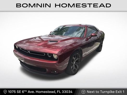 Used 2018 Dodge Challenger SXT Plus RWD image 1