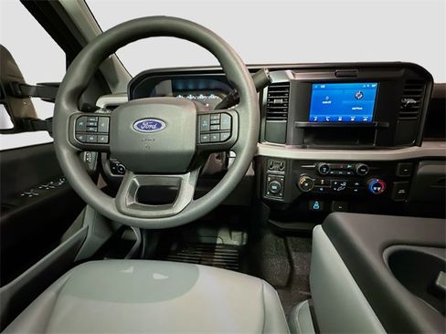 New 2026 Ford F250 XL w/ XL Chrome Package image 26