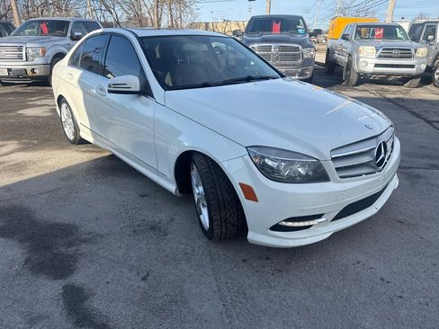 Used 2011 Mercedes-Benz C 300 4MATIC Sedan image 3