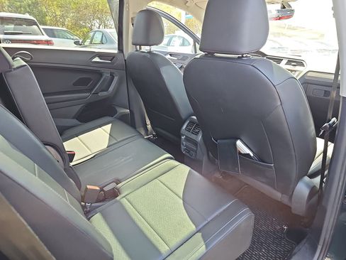 Used 2019 Volkswagen Tiguan SEL FWD image 14