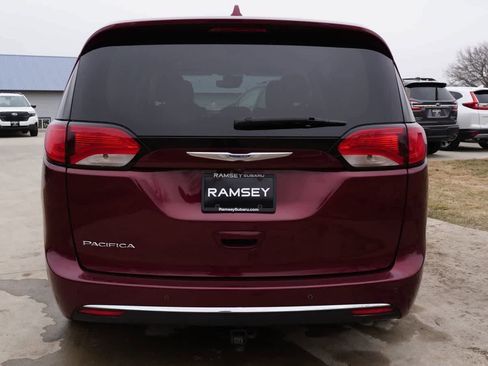 Used 2019 Chrysler Pacifica Touring Plus w/ Advanced Safetytec Group image 5