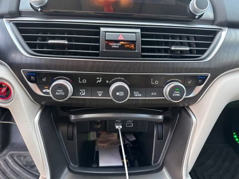 Used 2021 Honda Accord Touring image 20