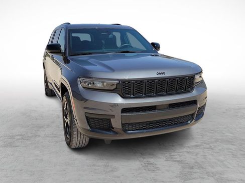 Used 2024 Jeep Grand Cherokee L Laredo AWD/4WD image 2