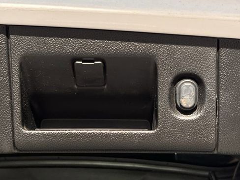 Used 2018 Cadillac Escalade Premium Luxury image 34