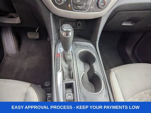 Used 2021 Chevrolet Equinox LS image 25